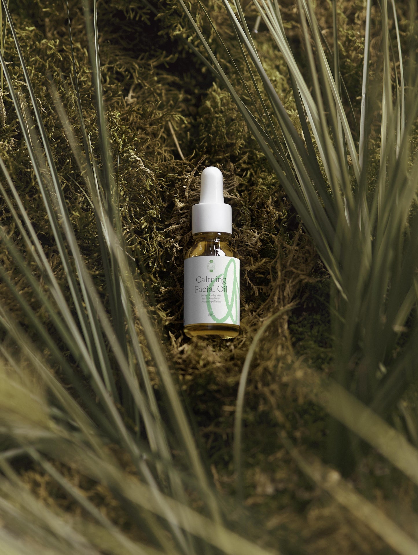 Calming Facial Oil with 1% Cannabidiol for Skin Calming Benefits