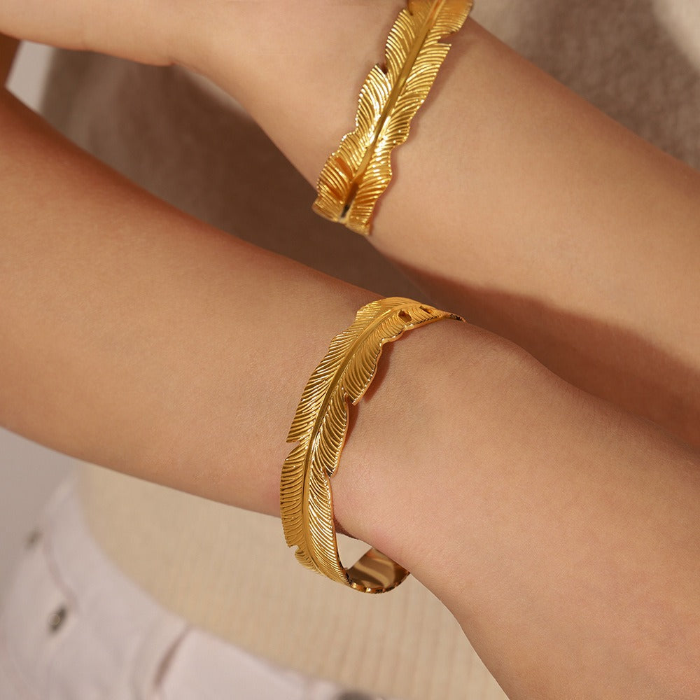 18K Gold Feather Design Ring & Bracelet Set - Light Luxury Style