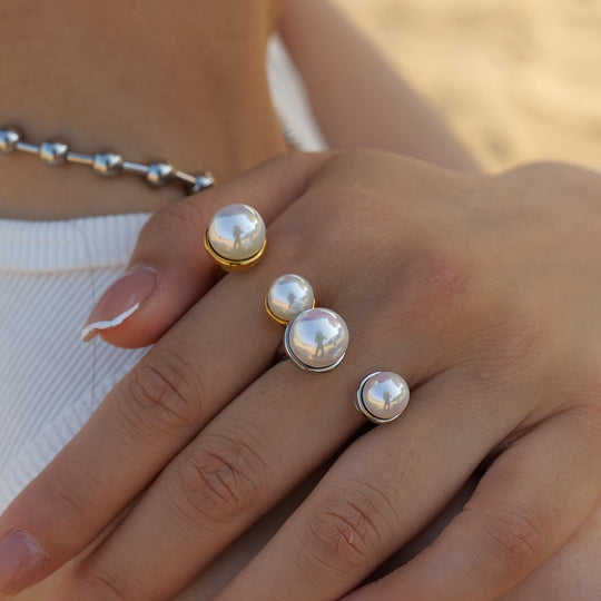 18K Gold Pearl Design Ring with Large & Small Pearls