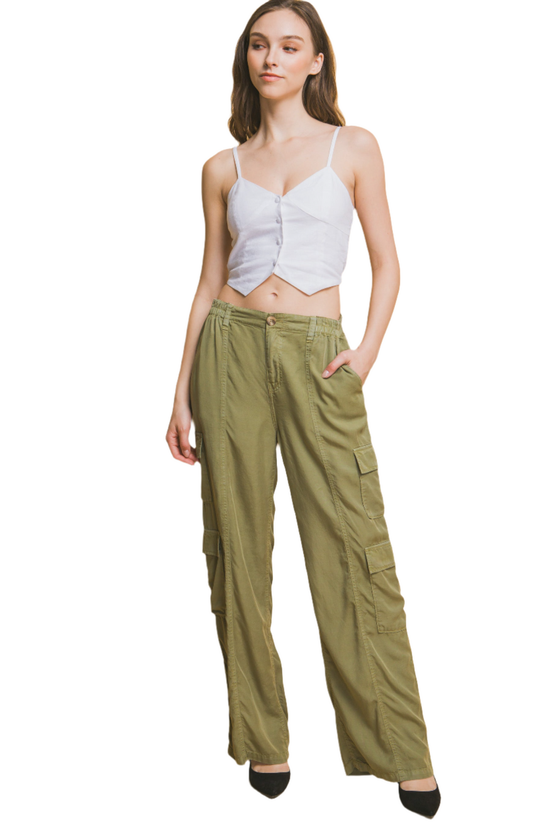 Full-Length Tencel Cargo Pants in Light Olive with Practical Cargo Pockets