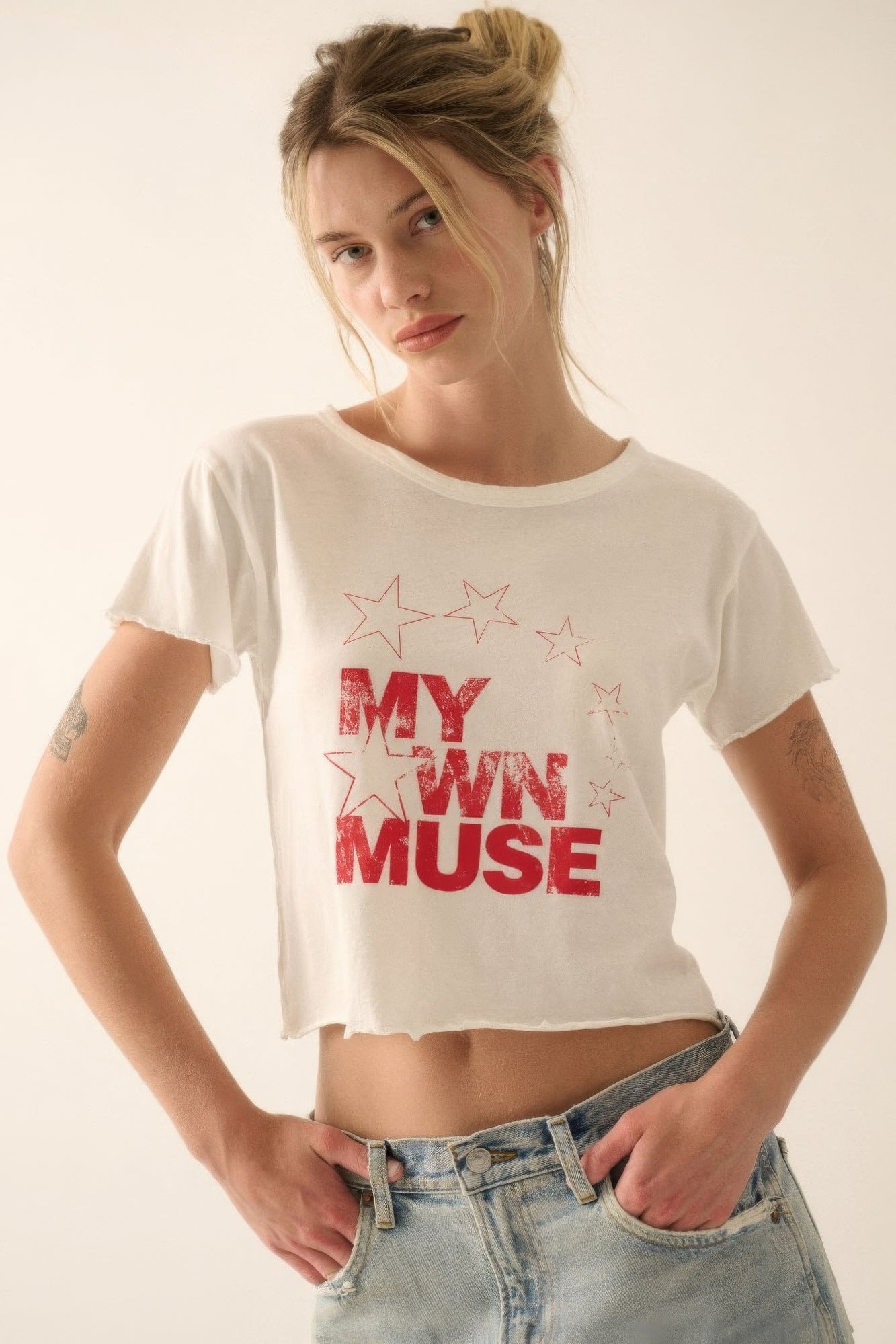 My Own Muse Vintage Wash Star Graphic Tee with Cropped Fit in Ivory