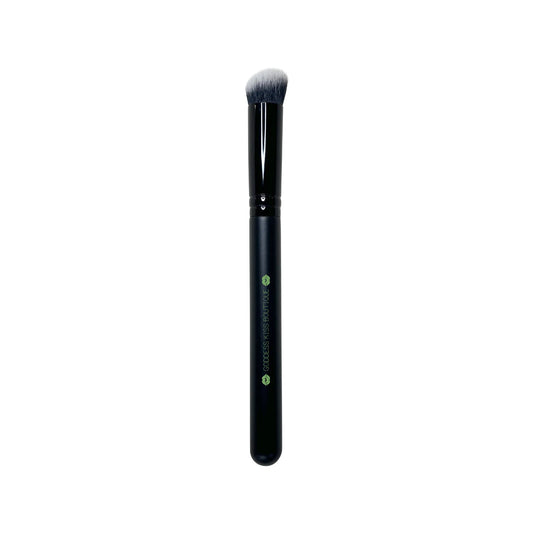 Large Angled Blurrer Brush for Full Coverage & Seamless Blending